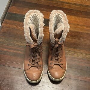 UGG shearing boots size 9